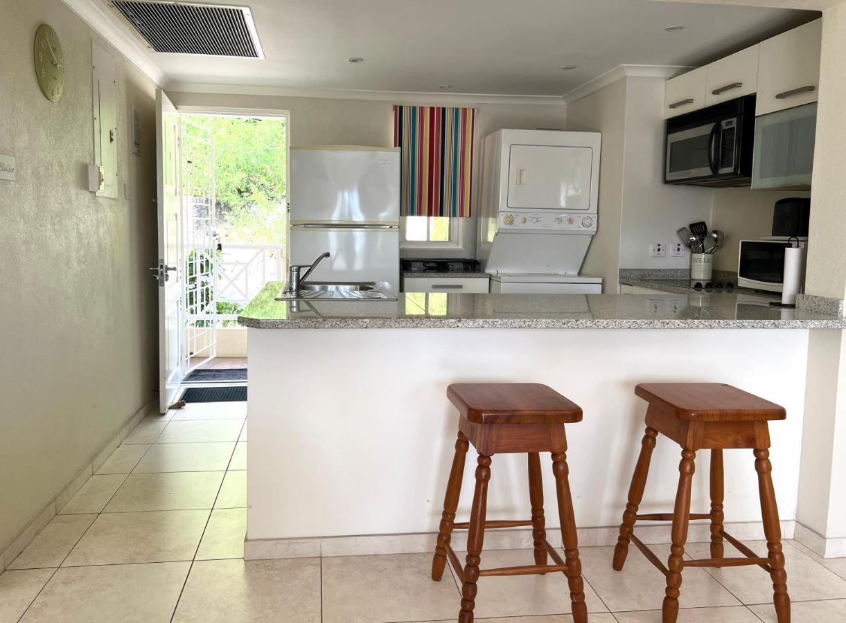 Rockley Golf 810 Is A 2 Bedroom, 2 Bathroom 1St Floor Apartment With Pool Saint James Exterior foto