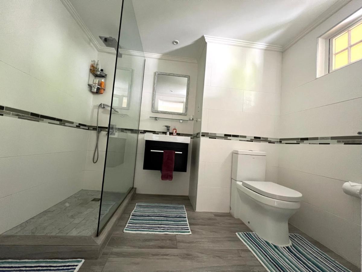 Rockley Golf 810 Is A 2 Bedroom, 2 Bathroom 1St Floor Apartment With Pool Saint James Exterior foto