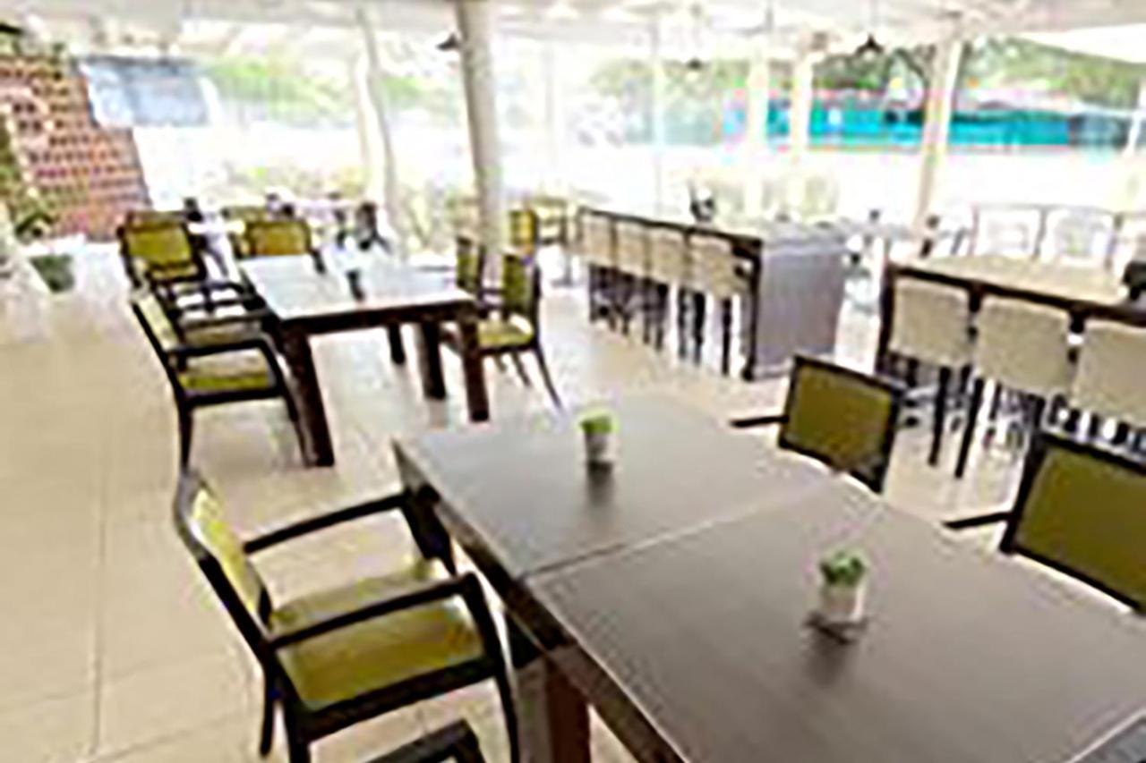 Rockley Golf 810 Is A 2 Bedroom, 2 Bathroom 1St Floor Apartment With Pool Saint James Exterior foto